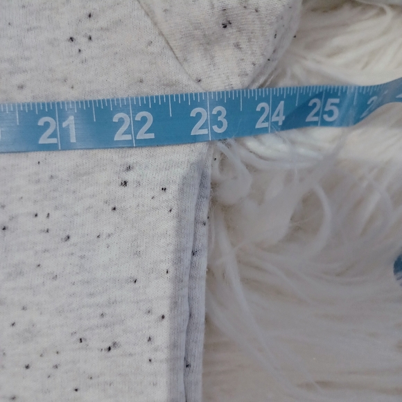 RARE HTF VS PINK MEDIUM PULLOVER FAUX FUR HOODIE GORGEOUS SEQUINS OVERSIZED - Picture 9 of 9